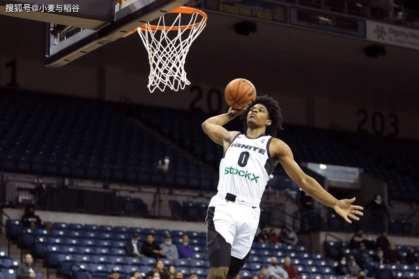 开云体育官网-包含费耶诺德内部会议纪要流出——窗口期造点机会，NBA季后赛使命明确，球探报告显示潜力的词条-开云体育官网